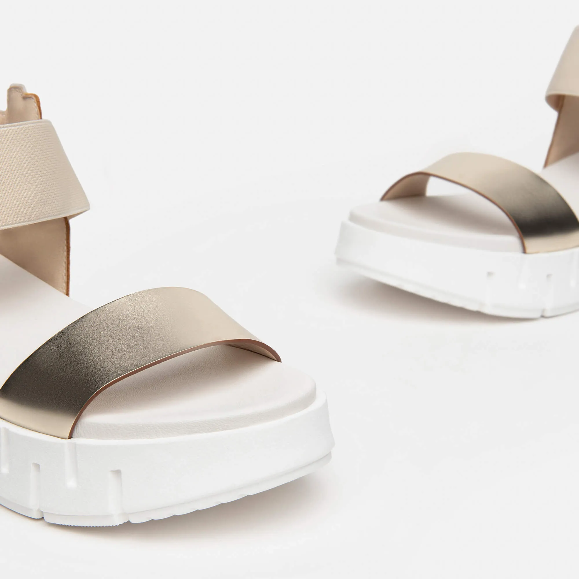 NeroGiardini Beige & Peach Sporty Sandals